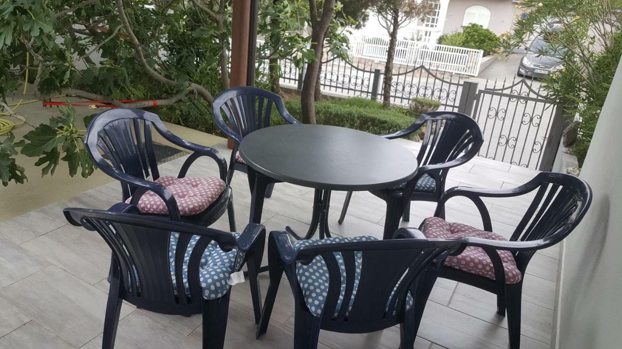 Apartman Zahira คาร์โลบัก ภายนอก รูปภาพ